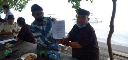Kegiatan Penyerahan SK POKMASWAS Desa Umeanyar dari Dinas Kelautan dan Perikanan Provinsi Bali .